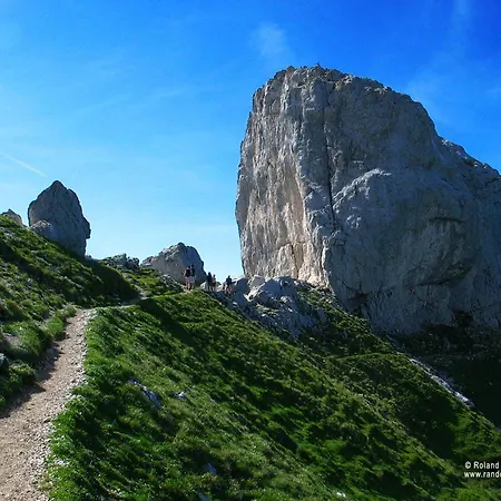Et Montagne: Spacious With Terrace Near St Jorioz Apartment *