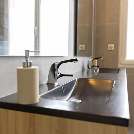 Et Montagne: Spacious With Terrace Near St Jorioz Apartment *