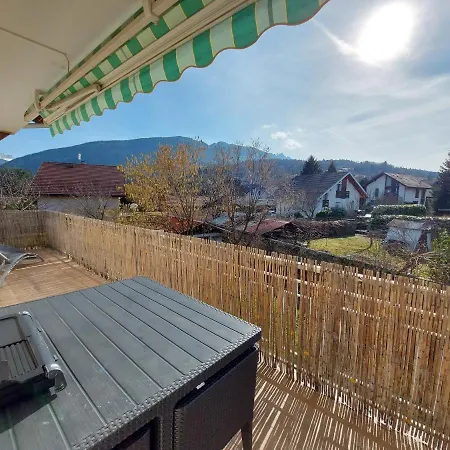 Et Montagne: Spacious With Terrace Near St Jorioz *