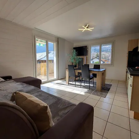 Et Montagne: Spacious With Terrace Near St Jorioz Saint-Jorioz