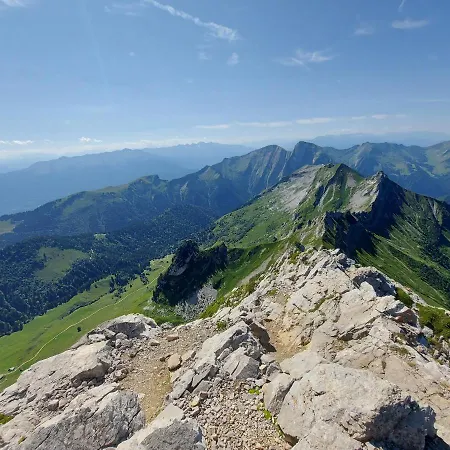 Et Montagne: Spacious With Terrace Near St Jorioz